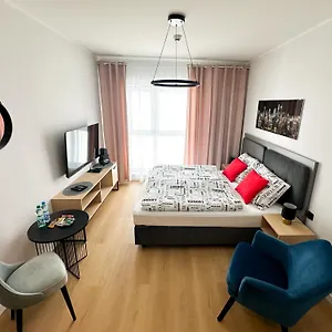 https://eden-apartament-plac-wolnoci-centrum-self-check-in-24h.poznan-hotels.com